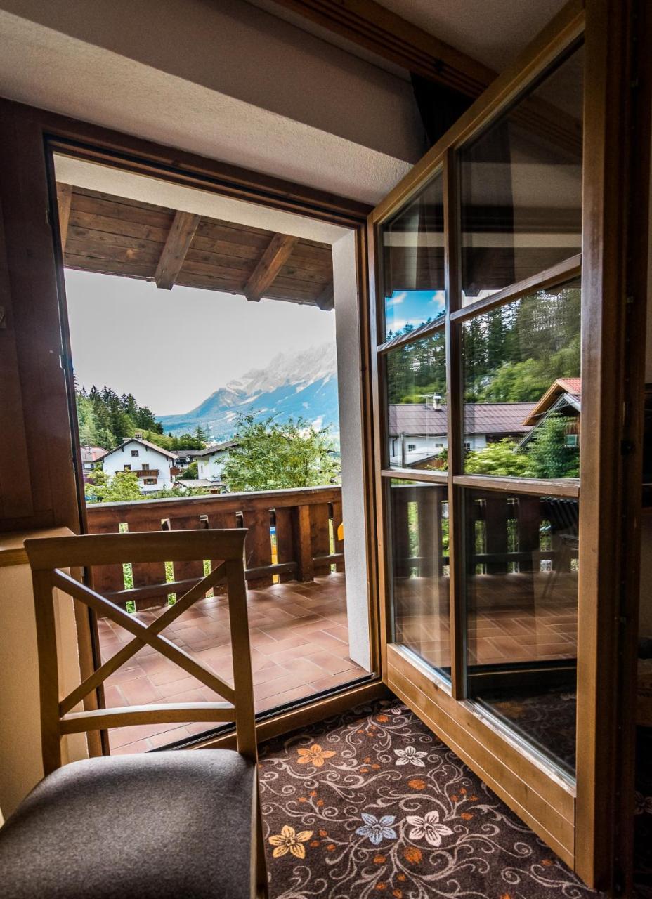Hotel Zum Goldenen Loewen Biberwier Kültér fotó