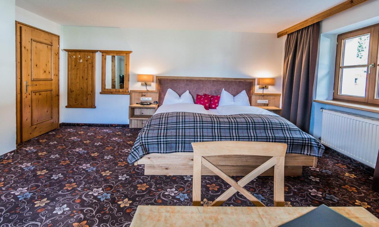 Hotel Zum Goldenen Loewen Biberwier Kültér fotó